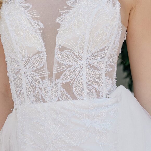 New Off White Mermaid Wedding Gown w/ Floral Pattern & Lace Up Back NX C1628W - Picture 4 of 13